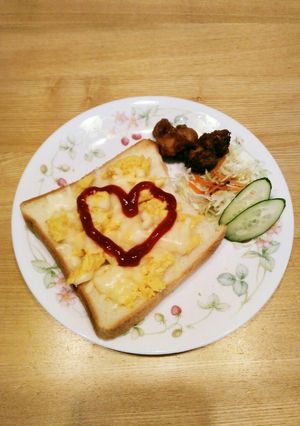 チーとろスクランブルエッグトースト♪-レシピのメイン写真