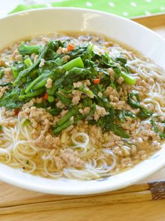 春菊とひき肉のにゅうめん-レシピのメイン写真