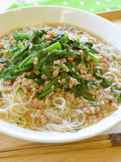 春菊とひき肉のにゅうめん-レシピのメイン写真
