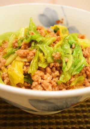 たっぷり１人分＊キャベツのピリ辛ひき肉丼-レシピのメイン写真