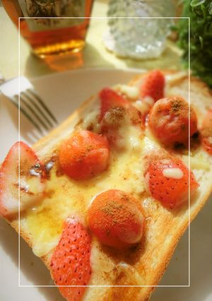 苺＊ミニトマトのメイプルチーズトースト-レシピのメイン写真