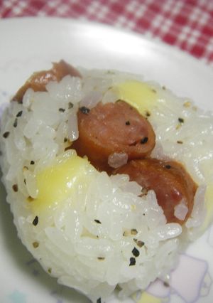 ウインナー♡♥チーズ　ｄｅ　おにぎり-レシピのメイン写真