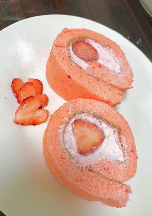 いちごのロールケーキ-レシピのメイン写真