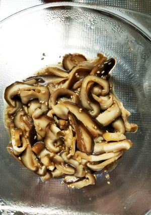 電子レンジですぐ出来る！しいたけのナムル-レシピのメイン写真