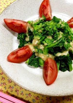 菜の花とトマトの胡麻ダレサラダ-レシピのメイン写真
