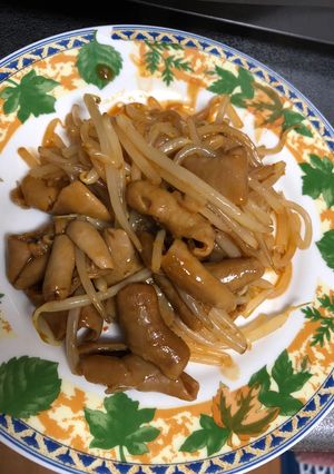 牛ホルモンともやしの炒め物-レシピのメイン写真