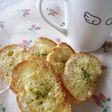 超簡単♪チーズ&ガーリックラスク