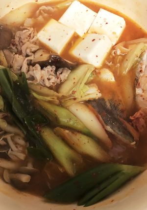 簡単!なんちゃってキムチ鍋-レシピのメイン写真