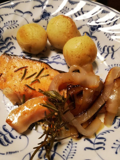 サーモンとポテトのDutchオーブン焼き-レシピのメイン写真