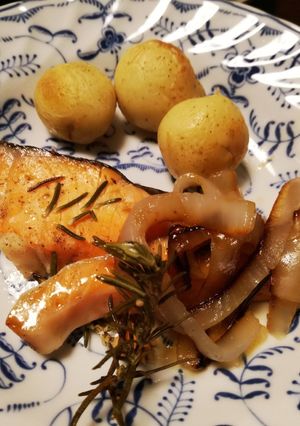 サーモンとポテトのDutchオーブン焼き-レシピのメイン写真