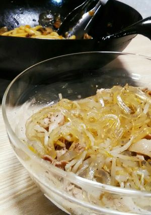 葛きりとモヤシのすりごまポン酢和え-レシピのメイン写真