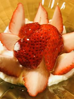 はちみつ&生クリーム★イチゴのデザート-レシピのメイン写真