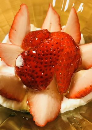 はちみつ＆生クリーム★イチゴのデザート-レシピのメイン写真