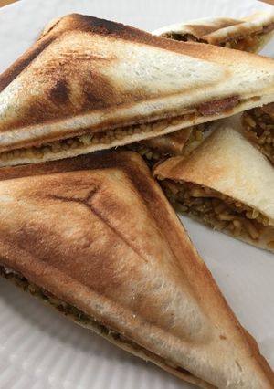食パンで焼きそばパン-レシピのメイン写真