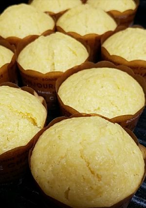 オリーブオイルでレモンカップケーキ-レシピのメイン写真