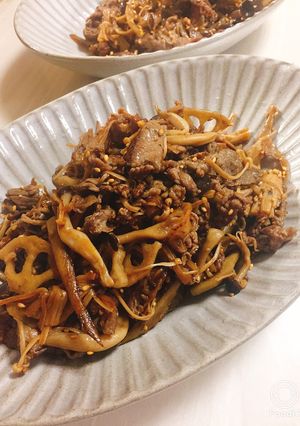 牛肉でごぼうれんこんきのこの甘辛煮-レシピのメイン写真