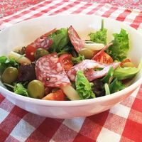 基本からアレンジまで！思わずつくりたくなる「アボカド サラミ」の