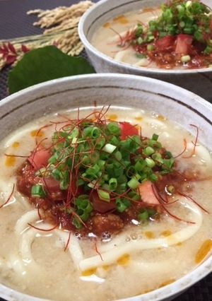トマト味噌で紅白麺-レシピのメイン写真