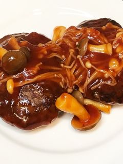 ケチャップで煮込みハンバーグ-レシピのメイン写真