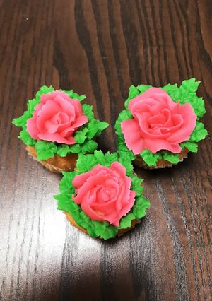 白餡で、お花絞りの練習に。-レシピのメイン写真