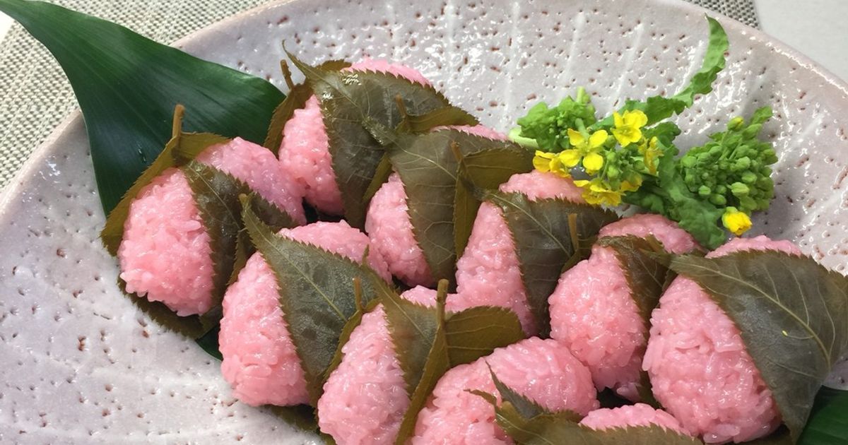 でんでꕤ.·*.　おもち9点　だるリン3点 さくらもち２点 小梅2点 簡単！炊飯器deさくらもち by ちゃまchama 【クックパッド
