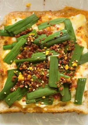 ３分で♪ニラ卵豆腐パン-レシピのメイン写真