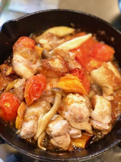 ドライマンゴーとトマトの鶏モモ煮込み-レシピのメイン写真