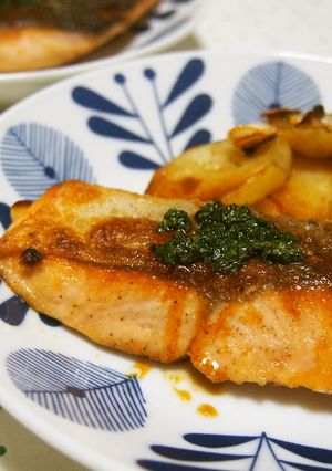 鮭の大葉醤油ソテー♪大葉醤油ソースが美味-レシピのメイン写真