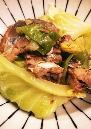 簡単。節約。キャベツ丸ごと鯖缶煮。-レシピのメイン写真