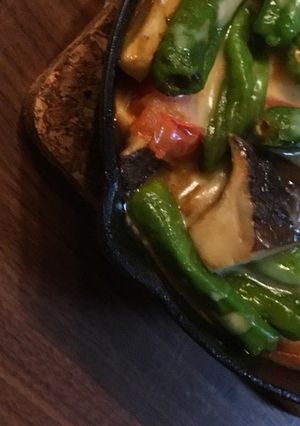 スキレットで簡単トマトししとうチーズ焼き-レシピのメイン写真
