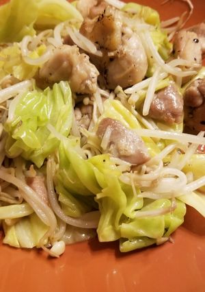 鶏モモとキャベツのガリバタポン炒め-レシピのメイン写真