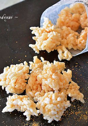 干したご飯をカラリと揚げておやつに♪-レシピのメイン写真