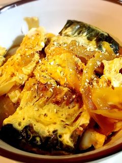 贅沢!うなぎの蒲焼きリメイクたまごとじ丼-レシピのメイン写真