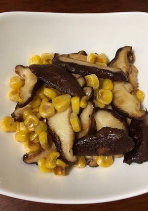 椎茸とコーンのバター醤油炒め-レシピのメイン写真