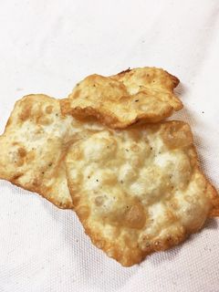 ホッコリ懐かしい黒ごまの揚げせんべい-レシピのメイン写真