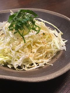 揚げ物と一緒に☆キャベツと大葉の千切り-レシピのメイン写真