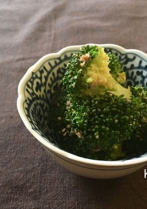 ［ブロッコリー 胡麻和え＊お弁当にも］-レシピのメイン写真