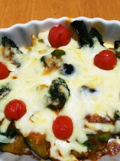 簡単!ミートソースで野菜のチーズ焼き-レシピのメイン写真