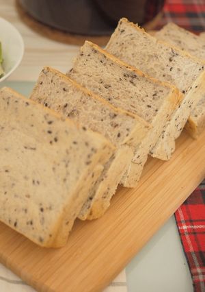＊黒ごま食パン＊-レシピのメイン写真