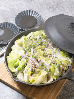 豚バラとレタスのスキレット蒸し-レシピのメイン写真