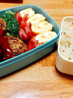 定番だけどやっぱり美味しいハンバーグ弁当-レシピのメイン写真