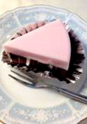 ロールケーキでいちごババロアケーキ-レシピのメイン写真