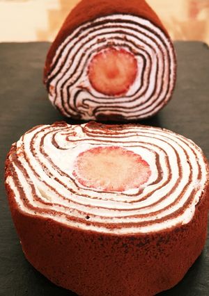 まるごと苺のココアクレープロール-レシピのメイン写真
