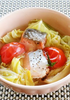 レンジで簡単！春キャベツと塩鮭のポトフ-レシピのメイン写真