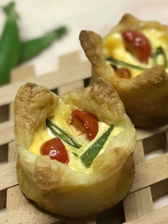 新玉ねぎとスナップえんどうのミニキッシュ-レシピのメイン写真