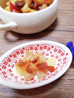 炊飯器で離乳食☆おさつりんごのレーズン煮-レシピのメイン写真