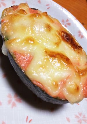 ■超簡単！アボカド明太子チーズ焼き-レシピのメイン写真