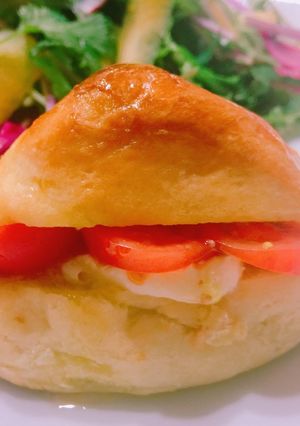 朝食パン☆チーズとトマトサンドロール-レシピのメイン写真