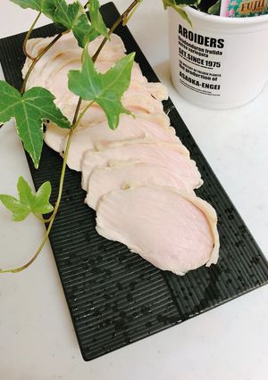 塩抜きラップ不要☆staubで簡単鶏ハム-レシピのメイン写真