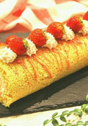 簡単！ふんわり春色♪苺のロールケーキ-レシピのメイン写真
